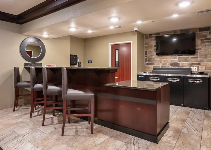 Cobblestone Inn & Suites - Pine Bluffs